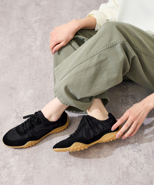 FRAMeWORK(フレームワーク)の「MOHI/モヒ SUEDEポリエステルコンビネーションスニーカー(スニーカー・レディース・ベージュ/ブラック・38/39/36/37)」の5枚目の写真