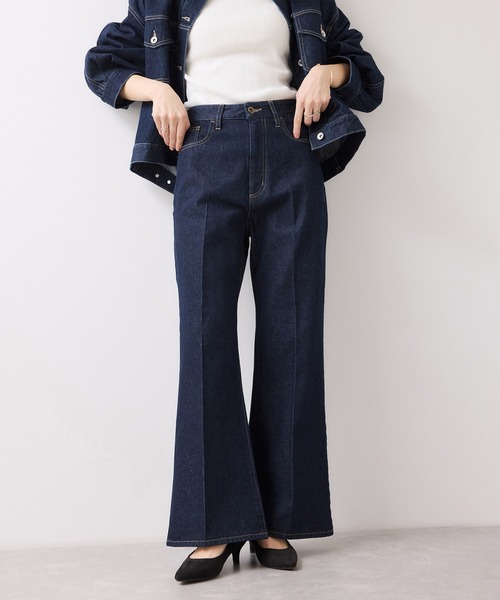 VIS（ビス）の「フレアシルエットデニム（デニムパンツ・レディース・サックスブルー/ネイビー・M/S）」の9枚目の写真
