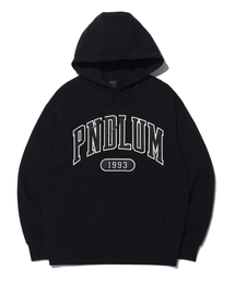 Pendulum（ペンデュラム）の「アーチロゴアプリケフードパーカー LP8TU744_BLACK（パーカー）」
