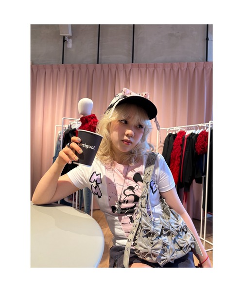Desigual(デシグアル)の「ミッキー アシンメトリー カラーブロック Tシャツ ディズニー(Tシャツ/カットソー・レディース・ホワイト・S/XS/M/L/XL)」の3枚目の写真