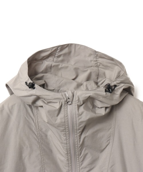 THE NORTH FACE（ザノースフェイス）の「THE NORTH FACE Compact Jacket / ザ ノース フェイス コンパクト ジャケット（ナイロンジャケット・メンズ・ベージュ・XXL/XL/L/M/S）」の2枚目の写真