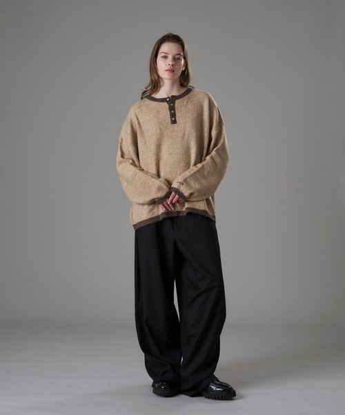 ONCILY(オンシェリー)の「COLOR ACCENT HENRY NECK KNIT / 配色ヘンリーネックニット(ニット/セーター・メンズ・ネイビー/グレー/アイボリー・SMALL/MEDIUM/LARGE)」の5枚目の写真