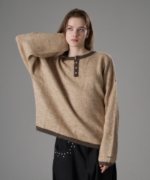 ONCILY(オンシェリー)の「COLOR ACCENT HENRY NECK KNIT / 配色ヘンリーネックニット(ニット/セーター・メンズ・ネイビー/グレー/アイボリー・SMALL/MEDIUM/LARGE)」の13枚目の写真