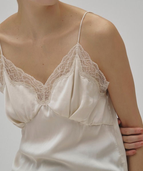 TODAYFUL(トゥデイフル)の「Satin Lace Camisole(キャミソール・レディース・ブラック/アイボリー/ミント・FREE)」の8枚目の写真
