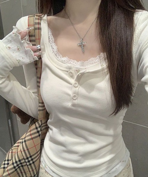 Nia(ニア)の「Nia(ニア)/レイヤード風レース長袖カットソー(Tシャツ/カットソー・レディース・ホワイト/ピンク・SMALL/MEDIUM)」の4枚目の写真