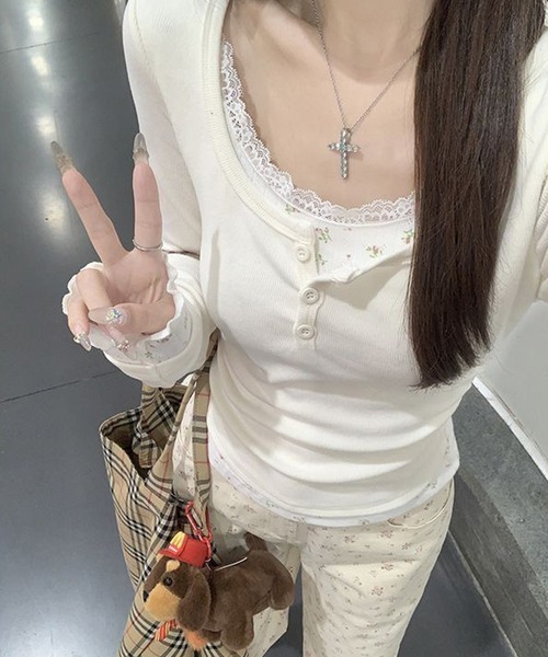 Nia(ニア)の「Nia(ニア)/レイヤード風レース長袖カットソー(Tシャツ/カットソー・レディース・ホワイト/ピンク・SMALL/MEDIUM)」の5枚目の写真