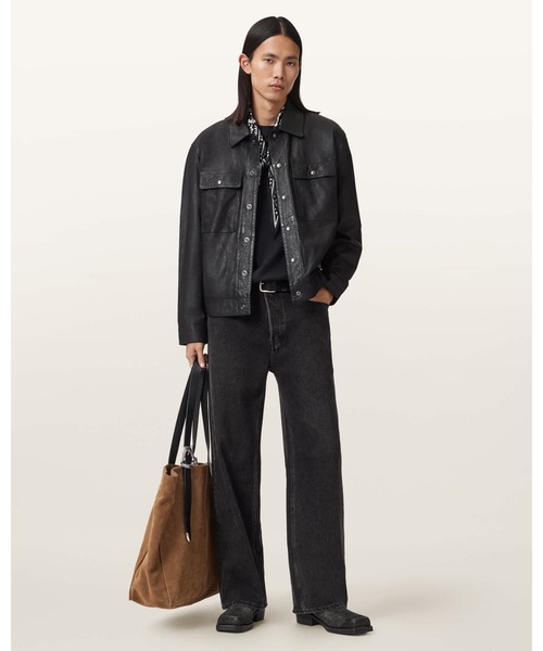 ALLSAINTS（オールセインツ）の「SHELTON LEATHER TRUCKER JACKET | SHELTON レザー トラッカー ジャケット（その他アウター・メンズ・ブラック・XS/M/L/XL/S）」の2枚目の写真