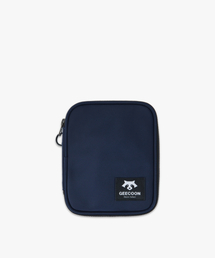 GEECOON（ジークーン）の「パスポートケース GEE238-002 ネイビー（ポーチ）」