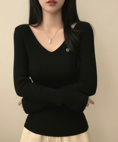 Emilie（エミリー）の「前後Vネック リブニットトップス（Tシャツ/カットソー・レディース・ベージュ/クリーム/ピンク/ブラック/ライトブルー・FREE）」の2枚目の写真