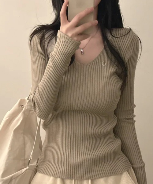 Emilie（エミリー）の「前後Vネック リブニットトップス（Tシャツ/カットソー・レディース・ベージュ/クリーム/ピンク/ブラック/ライトブルー・FREE）」の11枚目の写真