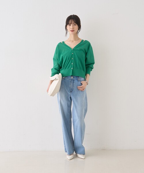 Rouge vif(ルージュヴィフ)の「ネックスリットVネックシアーカーディガン/ニット(カーディガン/ボレロ・レディース・グレー/オフホワイト/グリーン・フリー)」の9枚目の写真