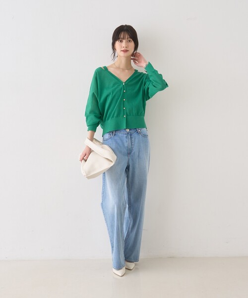 Rouge vif(ルージュヴィフ)の「ネックスリットVネックシアーカーディガン/ニット(カーディガン/ボレロ・レディース・グレー/オフホワイト/グリーン・フリー)」の11枚目の写真