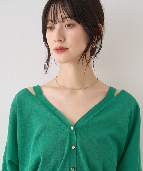 Rouge vif(ルージュヴィフ)の「ネックスリットVネックシアーカーディガン/ニット(カーディガン/ボレロ・レディース・グレー/オフホワイト/グリーン・フリー)」の19枚目の写真