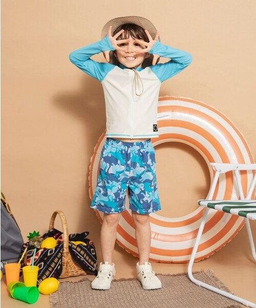 BRANSHES（ブランシェス）の「【水着 / SWIM】長袖ラッシュガード＆サーフパンツセット（水着・キッズ・チャコールグレー/ブルー・120/100/110/90）」の19枚目の写真