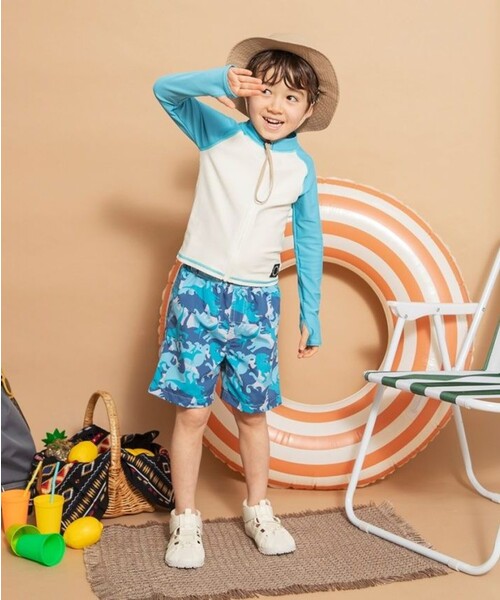 BRANSHES（ブランシェス）の「【水着 / SWIM】長袖ラッシュガード＆サーフパンツセット（水着・キッズ・チャコールグレー/ブルー・120/100/110/90）」の18枚目の写真