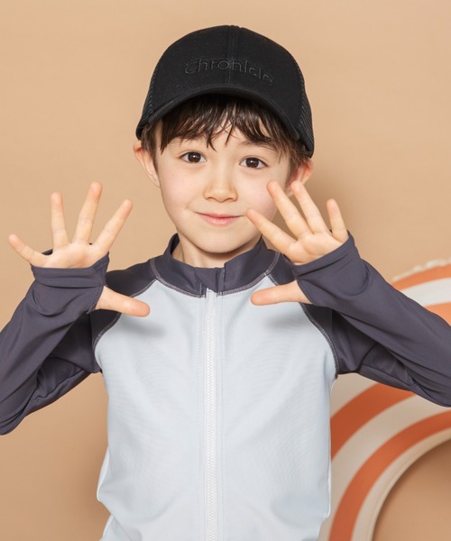 BRANSHES（ブランシェス）の「【水着 / SWIM】長袖ラッシュガード＆サーフパンツセット（水着・キッズ・チャコールグレー/ブルー・120/100/110/90）」の22枚目の写真