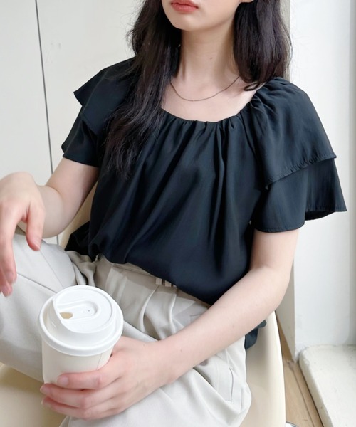 Ada.(エイダ)の「フロントギャザー フレアフレンチスリーブブラウス(シャツ/ブラウス・レディース・ホワイト/ブラック/ベージュ・FREE)」の12枚目の写真