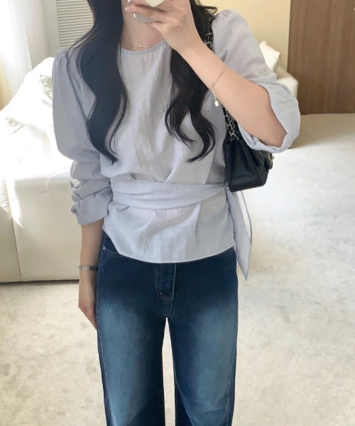 Aelina（エリナ）の「リボン付きクルーネックシャツブラウス（シャツ/ブラウス・レディース・ベージュ/ブラウン/ブルー・FREE）」の3枚目の写真