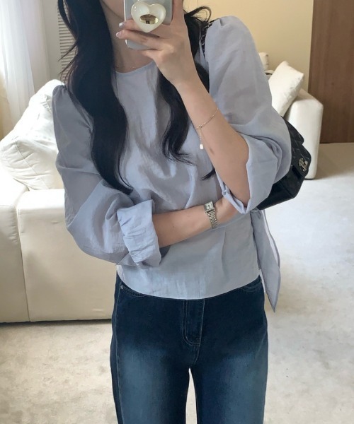Aelina（エリナ）の「リボン付きクルーネックシャツブラウス（シャツ/ブラウス・レディース・ベージュ/ブラウン/ブルー・FREE）」の6枚目の写真