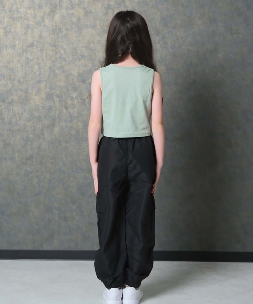 SHISKY(シスキー)の「クロップド 短丈 チビT タンクトップ(226-04)(タンクトップ・キッズ・チャコール/ミント/オレンジ/ネイビー/パープル/ブラック/杢グレー/オフホワイト・150/160/110/120/130/140)」の14枚目の写真