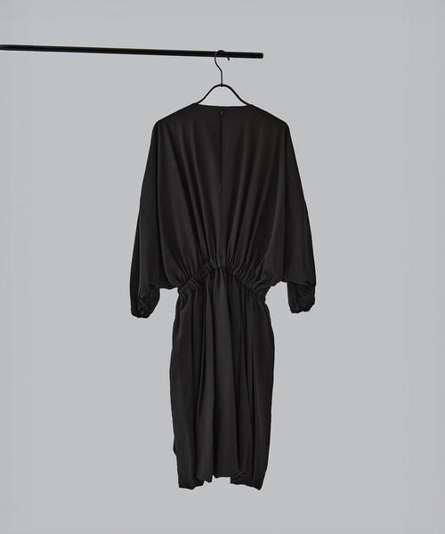 08sircus（ゼロエイトサーカス）の「[08sircus/ゼロハチサーカス]Modal silk gather mini dress（ワンピース・レディース・ブラック/オフホワイト・1）」の3枚目の写真