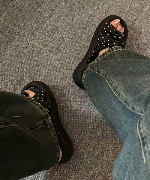 AsRiRe（アスリレイ）の「26ss ドット柄ダブルリボン厚底サンダル（サンダル・レディース・ブラック/ホワイト・L/M/S）」の16枚目の写真