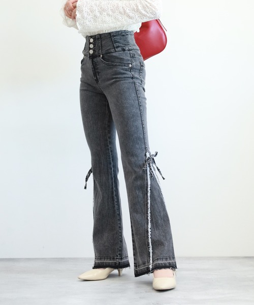 .WORKS(ドットワークス)の「.worksストレッチデニム脇切替裾フリンジフレアーパンツ(デニムパンツ・レディース・ダークグレー/ネイビー・61/64)」の1枚目の写真