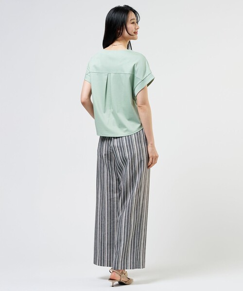 J.PRESS(ジェイプレス)の「【2WAY】コットンスムース フレンチスリーブ カットソー(Tシャツ/カットソー・レディース・ブラウン系/サックスブルー系/ホワイト系/ライトグリーン系/ネイビー系/ライトグレー系・T13/T15)」の15枚目の写真