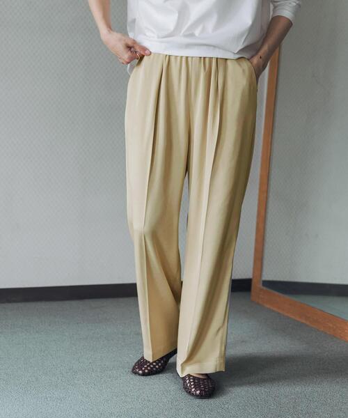 URBAN RESEARCH DOORS(アーバンリサーチドアーズ)の「トロミタックギャザーパンツ(その他パンツ・レディース・ベージュ/ブラック・FREE)」の1枚目の写真