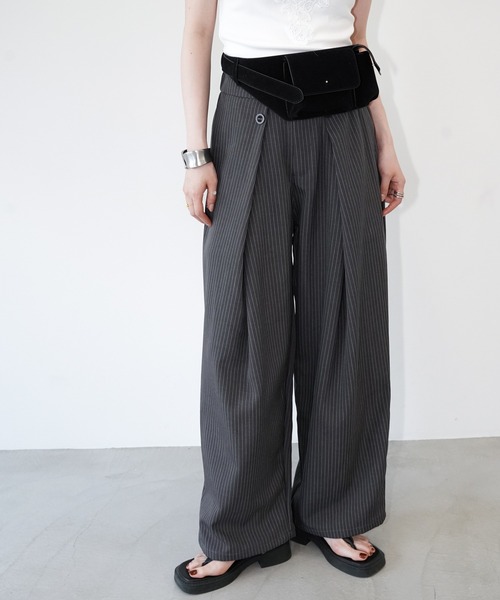chuclla(チュクラ)の「ラップレイヤード ピンストライプワイドパンツ chw26s271(その他パンツ・レディース・ブラック・M/L/S)」の1枚目の写真