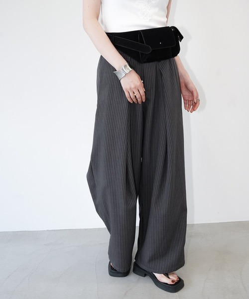 chuclla(チュクラ)の「ラップレイヤード ピンストライプワイドパンツ chw26s271(その他パンツ・レディース・ブラック・M/L/S)」の2枚目の写真