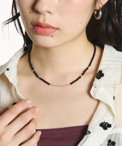 ROSE BUD（ローズバッド）の「COLOR BEADS NECKLACE（ネックレス・レディース・ブラック/グリーン/レッド・ONE SIZE）」の6枚目の写真