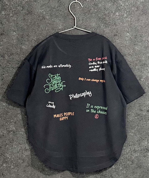 THE CASUAL(カジュアル)の「グラフィックプリント オーバーサイズ Tシャツ(Tシャツ/カットソー・キッズ・チャコール/ブラック系その他/ホワイト系その他/杢グレー/ブラック/オフホワイト・150cm/140cm/130cm/120cm/110cm/160cm)」の6枚目の写真