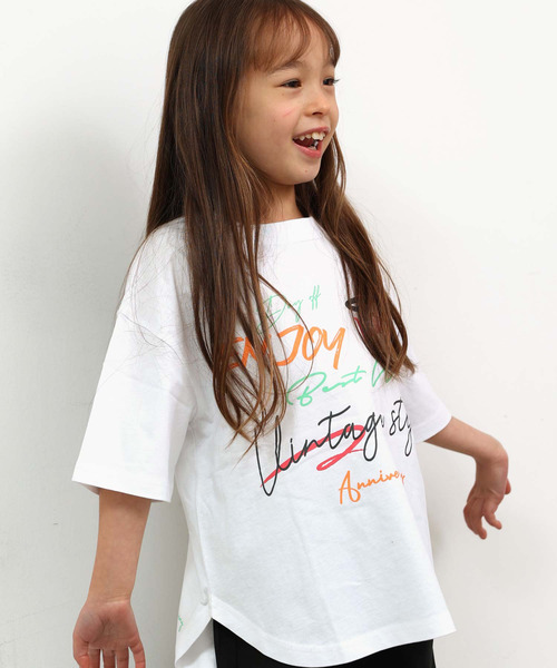 THE CASUAL(カジュアル)の「グラフィックプリント オーバーサイズ Tシャツ(Tシャツ/カットソー・キッズ・チャコール/ブラック系その他/ホワイト系その他/杢グレー/ブラック/オフホワイト・150cm/140cm/130cm/120cm/110cm/160cm)」の19枚目の写真
