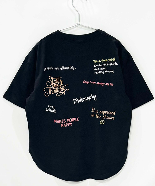THE CASUAL(カジュアル)の「グラフィックプリント オーバーサイズ Tシャツ(Tシャツ/カットソー・キッズ・チャコール/ブラック系その他/ホワイト系その他/杢グレー/ブラック/オフホワイト・150cm/140cm/130cm/120cm/110cm/160cm)」の14枚目の写真