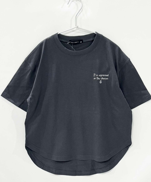 THE CASUAL(カジュアル)の「グラフィックプリント オーバーサイズ Tシャツ(Tシャツ/カットソー・キッズ・チャコール/ブラック系その他/ホワイト系その他/杢グレー/ブラック/オフホワイト・150cm/140cm/130cm/120cm/110cm/160cm)」の17枚目の写真