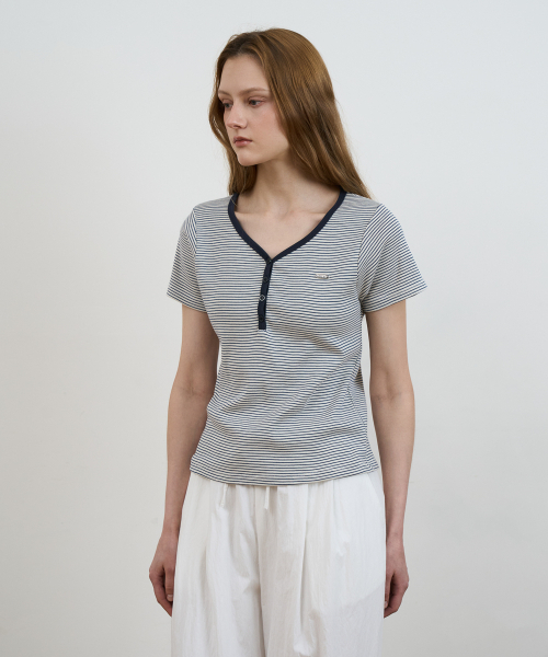 DEHEVE（デヘヴェ）の「Stripe Henley Neck T-shirt [Ivory]（Tシャツ/カットソー・レディース・アイボリー・OS）」の6枚目の写真