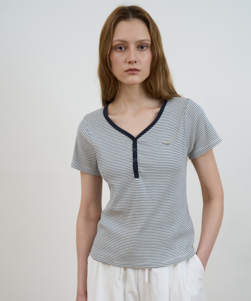 DEHEVE（デヘヴェ）の「Stripe Henley Neck T-shirt [Ivory]（Tシャツ/カットソー・レディース・アイボリー・OS）」の8枚目の写真