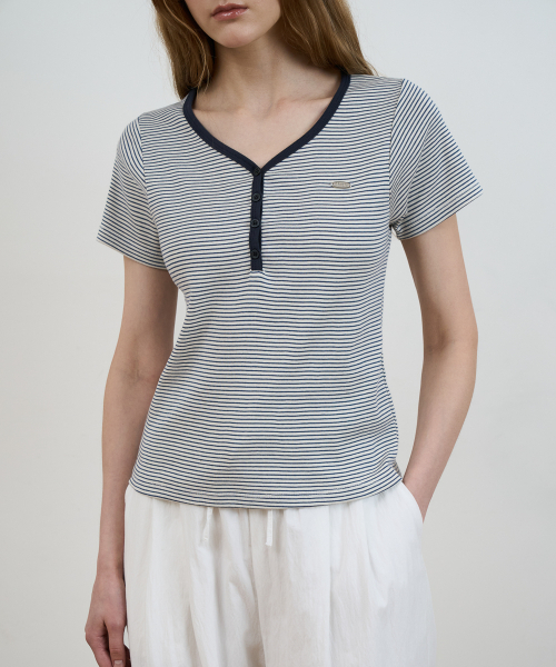 DEHEVE（デヘヴェ）の「Stripe Henley Neck T-shirt [Ivory]（Tシャツ/カットソー・レディース・アイボリー・OS）」の9枚目の写真