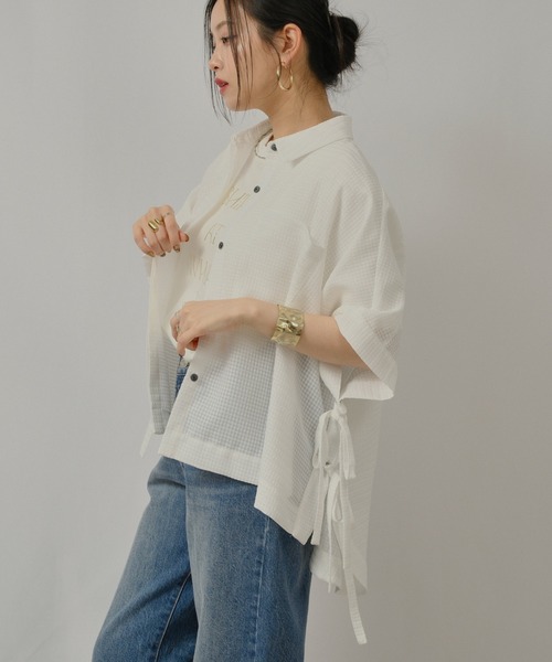palm RICHE(ポームリシュ)の「テクスチャーポンチョシャツ(シャツ/ブラウス・レディース・イエロー×グリーン/オフホワイト/ブラック・M)」の6枚目の写真