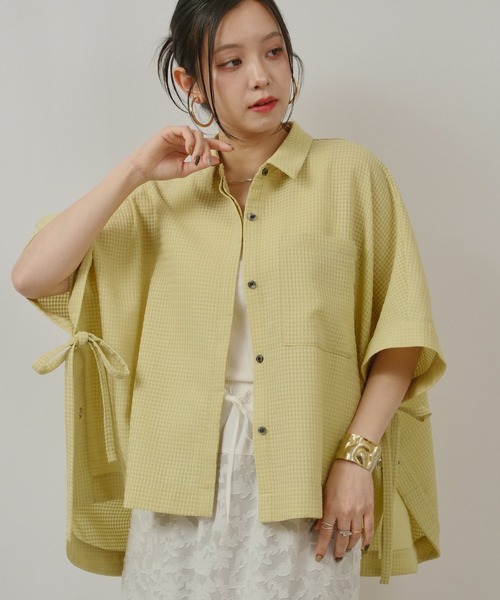 palm RICHE(ポームリシュ)の「テクスチャーポンチョシャツ(シャツ/ブラウス・レディース・イエロー×グリーン/オフホワイト/ブラック・M)」の17枚目の写真