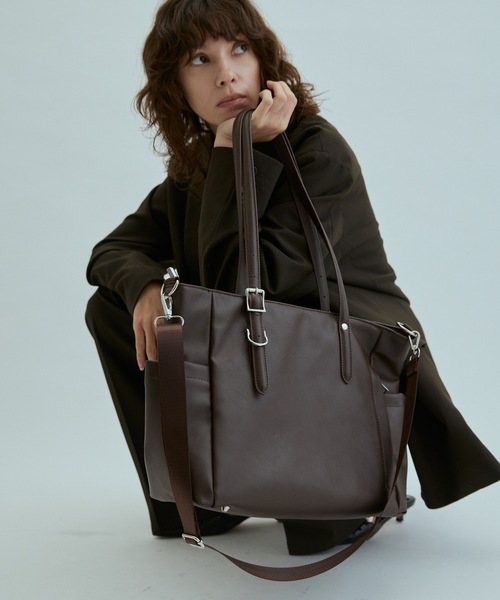 cii（シー）の「【UNISEX】2WAY Serious tote bag / シリアストートバッグ（トートバッグ・メンズ・ブラック/ブラウン・FREE）」の2枚目の写真
