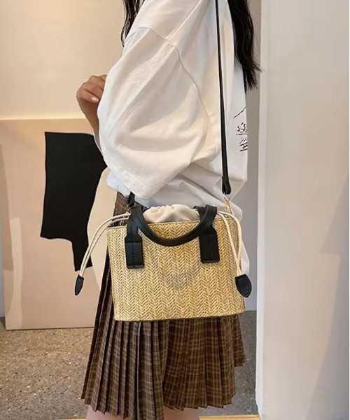 ammy.（エイミードット）の「【 ammy. / エイミードット 】 ウィーブ バケット ミニ ハンドバッグ / ショルダーバッグ（ショルダーバッグ・レディース・ベージュ/ブラウン/ブラック・FREE）」の7枚目の写真