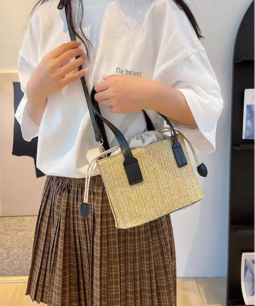 ammy.（エイミードット）の「【 ammy. / エイミードット 】 ウィーブ バケット ミニ ハンドバッグ / ショルダーバッグ（ショルダーバッグ・レディース・ベージュ/ブラウン/ブラック・FREE）」の8枚目の写真
