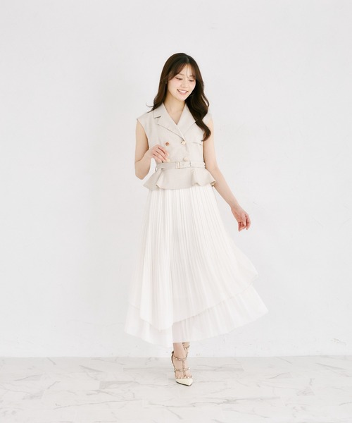 tocco closet(トッコ クローゼット)の「イレヘムプリーツスカートドッキングトレンチライクワンピース(ワンピース・レディース・ベージュ/ネイビー・M)」の3枚目の写真