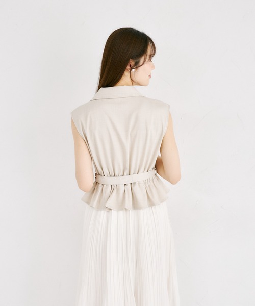 tocco closet(トッコ クローゼット)の「イレヘムプリーツスカートドッキングトレンチライクワンピース(ワンピース・レディース・ベージュ/ネイビー・M)」の12枚目の写真
