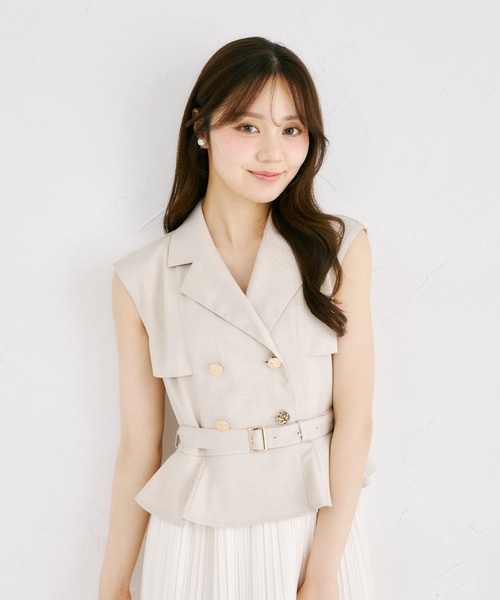 tocco closet(トッコ クローゼット)の「イレヘムプリーツスカートドッキングトレンチライクワンピース(ワンピース・レディース・ベージュ/ネイビー・M)」の9枚目の写真