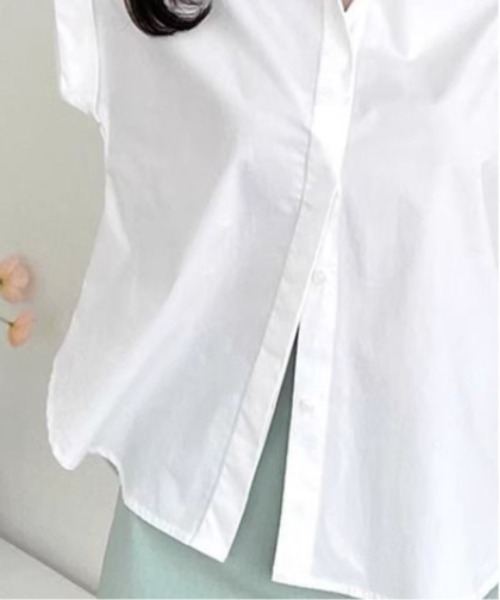 center i(センターアイ)の「【ゆるっと細見え】前開き半袖白シャツブラウスきれいめトップス(シャツ/ブラウス・レディース・ホワイト/ブルー・FREE)」の4枚目の写真