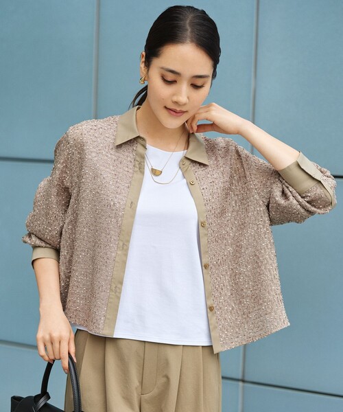 自由区(ジユウク)の「シアーカットジャガードクロップド シャツブラウス(シャツ/ブラウス・レディース・サックスブルー系/ベージュ系/グレー系・40/38)」の3枚目の写真