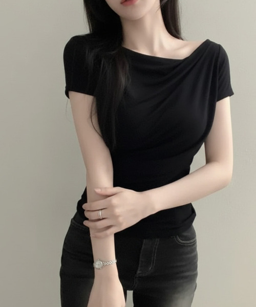 VIVID LADY(ビビッドレディー)の「アシンメトリードレープネック 半袖トップス(Tシャツ/カットソー・レディース・ベージュ/ミント/ブラック/ホワイト・FREE)」の2枚目の写真